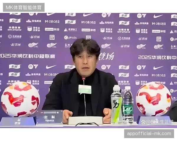 徐正源指导的成都蓉城通过灵活的阵型切换,将左肋部传球成功率提升至78%,有效应对不同对手 徐正源指导的成都蓉城通过灵活的阵型切换,将左肋部传球成功率提升至78%,有效应对不同对手